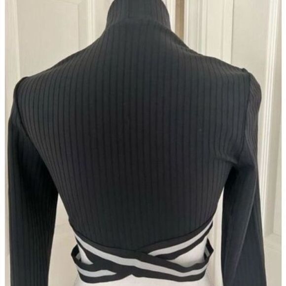 Michi APEX RIBBED LONG SLEEVE TOP Black Medium - Picture 11 of 12